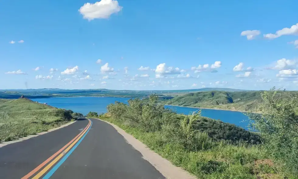 Cinq entreprises s'intéressent à l'extension de l'autoroute D35 sous forme de PPP : le coût du tronçon de 35 kilomètres devrait s'élever à 35 milliards de couronnes.