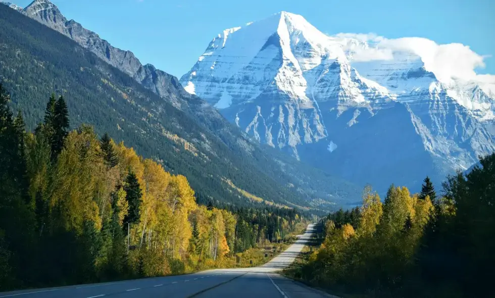 La Hongrie construit une autoroute à trois voies de 80 km, tandis que la Roumanie disposera d'une autoroute est-ouest d'ici 2027.